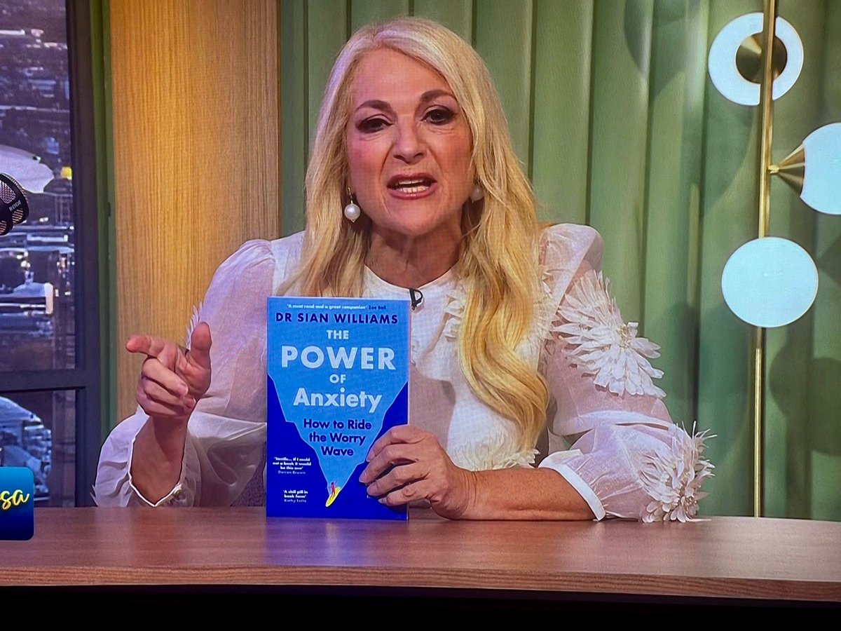 Dr Sian Williams tweet media