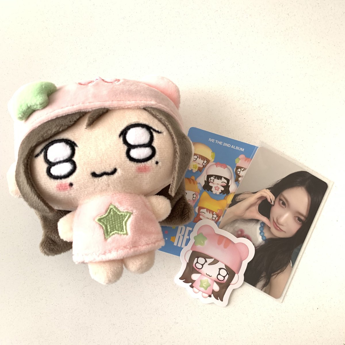 leeseo_question's tweet photo. かわいいイソちゃまお迎えした𝓼𝓸 𝓬𝓾𝓽𝓮...👼🏻🎀🤍
バッグのお供に適用🌟 https://t.co/sC0elYYZnZ