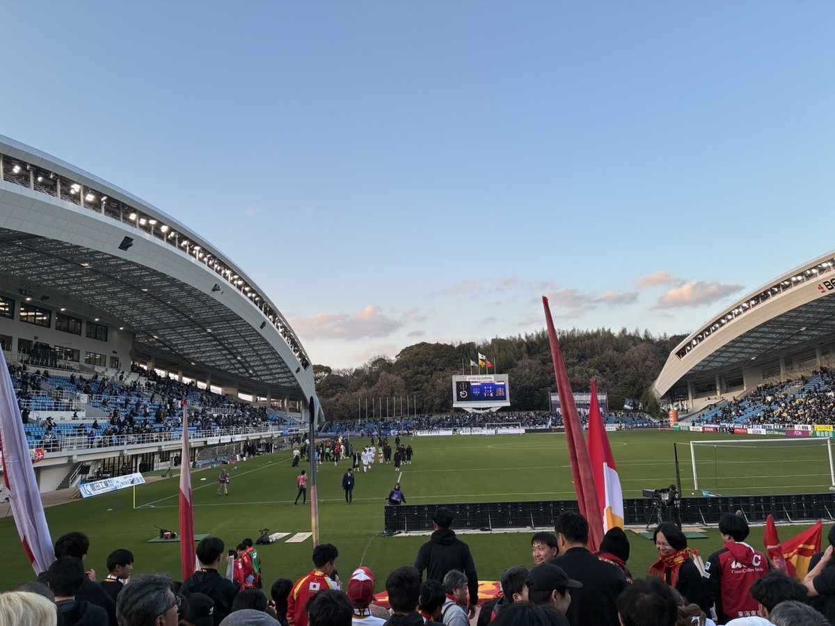 tfu_jleague's tweet photo. 【福岡 1-5 名古屋】
今日は選手と博多に集った400人のサポーターと共に掴んだ勝利だと思います
山岸結婚ご祝儀2ゴールあざす🤟
4月からの新大学生も含めこのサークルに入って、遠方少数精鋭アウェイの現場にどんどん行こう‼️
#アツまれTFU2026 #TFU2026 #サッカー観戦サークル #春から大学生　　
#Jリーグ #jleague 
#アビスパ福岡 #avispa
#名古屋グランパス #grampus
