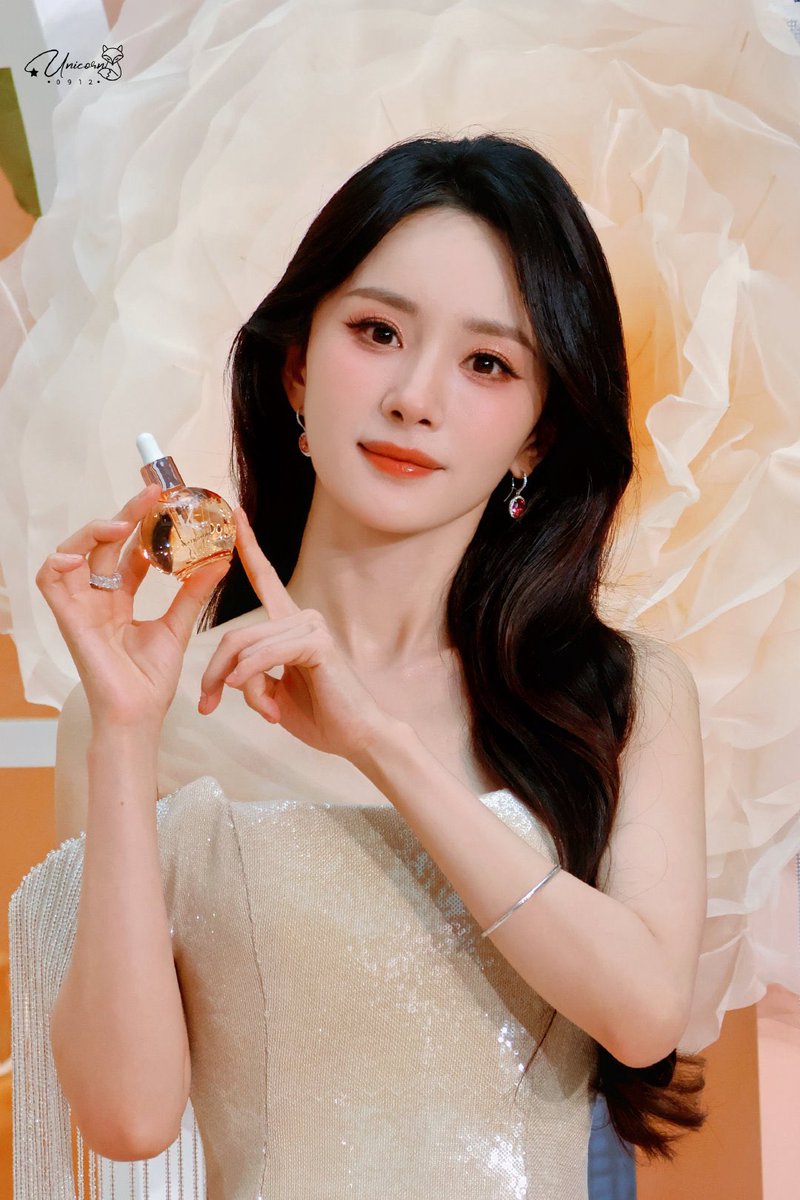 หยางมี่ 🐝 𝐲𝐚𝐧𝐠𝐦𝐢_𝐭𝐡 ♡ tweet media