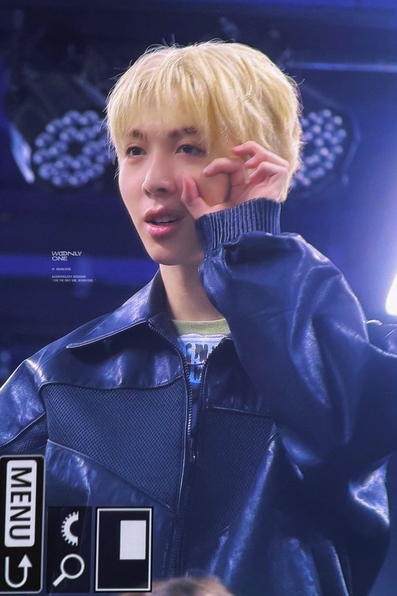 WoonlyOne tweet media