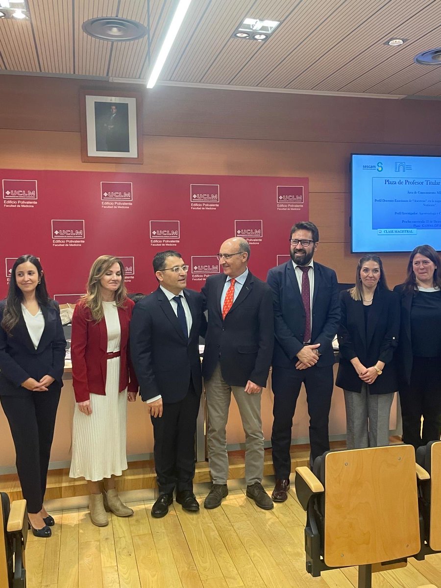 fjredondocalvo1's tweet photo. Quiero agradecer a todo el Tribunal que me acompañó ayer en la defensa de Profesor titular Vinculado en ⁦@MedicinaCR_UCLM⁩ @uclm ⁦@sescamclm⁩ y gracias a todas las personas que me habéis venido acompañando en este camino. Siempre os estaré agradecido https://t.co/DlT6VOwwCt