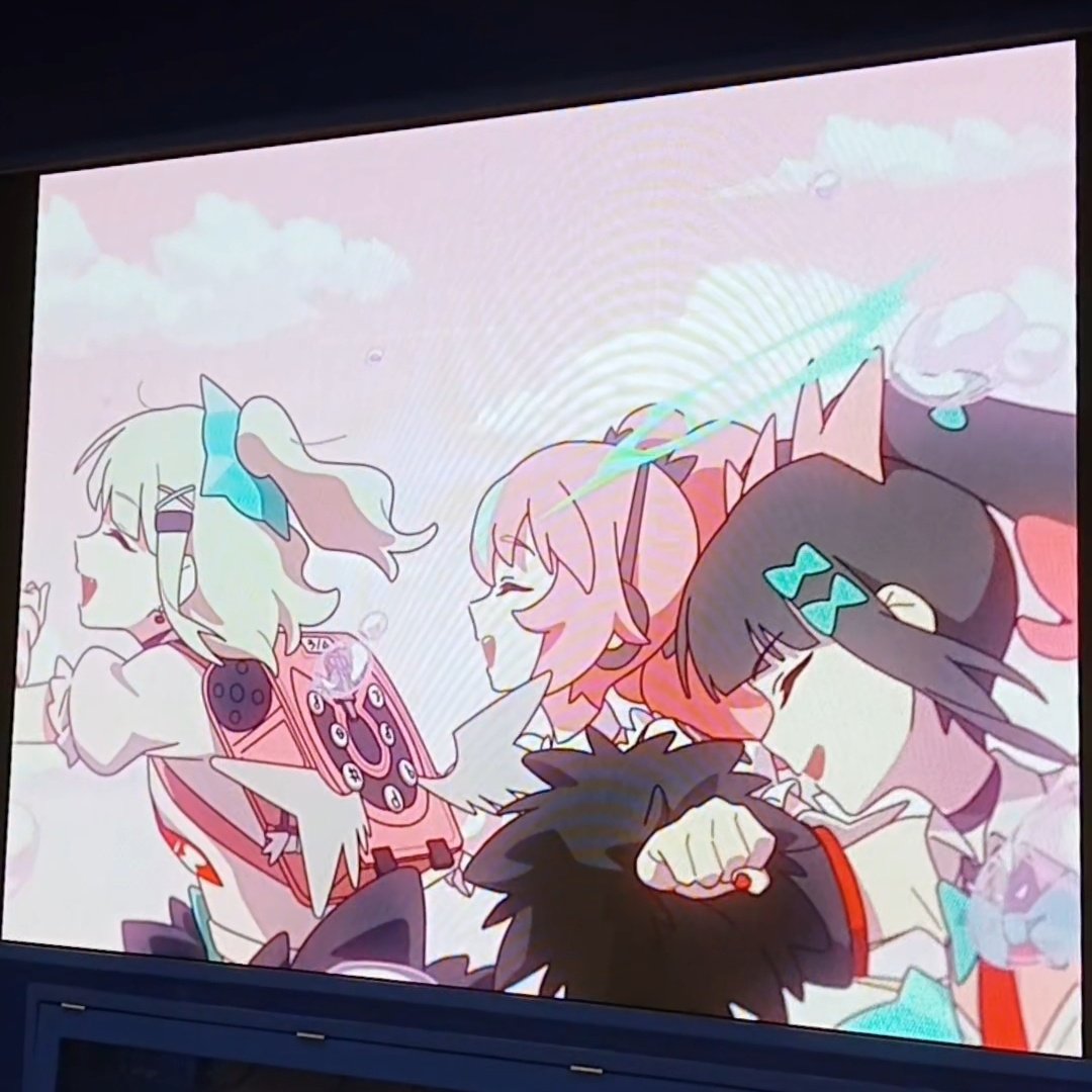 🍾🍈 tweet media