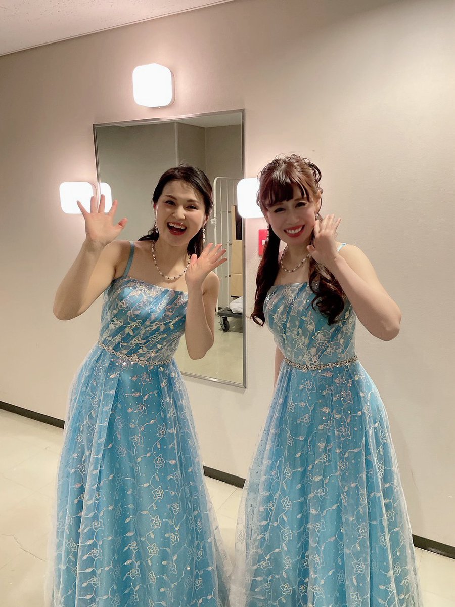 岡谷市文化会館カラノホール❣️
おばあちゃんちのある長野県で歌えて、飯田からも沢山来てくれて💓
沢山の声援も、地元感があり、本当に嬉しかったです💗
岡谷は9年半ぶりだそうです。
また来れるよう頑張ります🔥
本当に幸せな1日でした❤️
4枚目、同じく長野組の純子さんと🥰✨
嬉しそ！笑