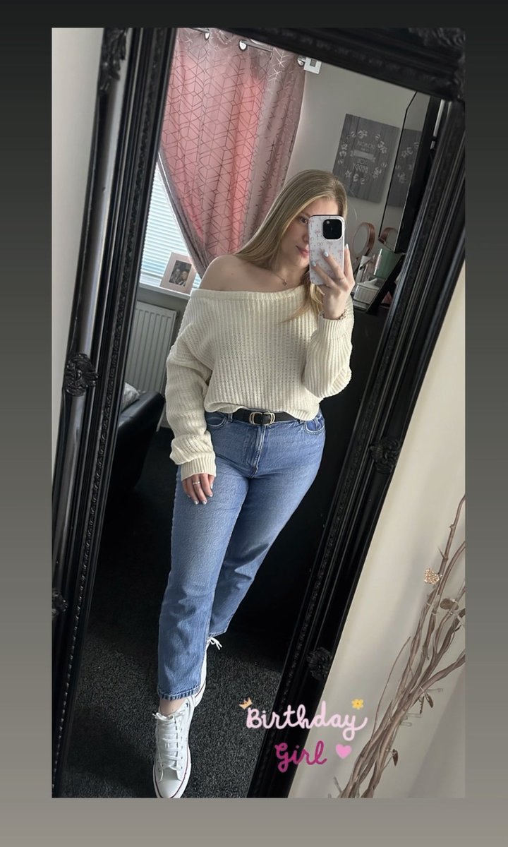 Chloe 💕 tweet media