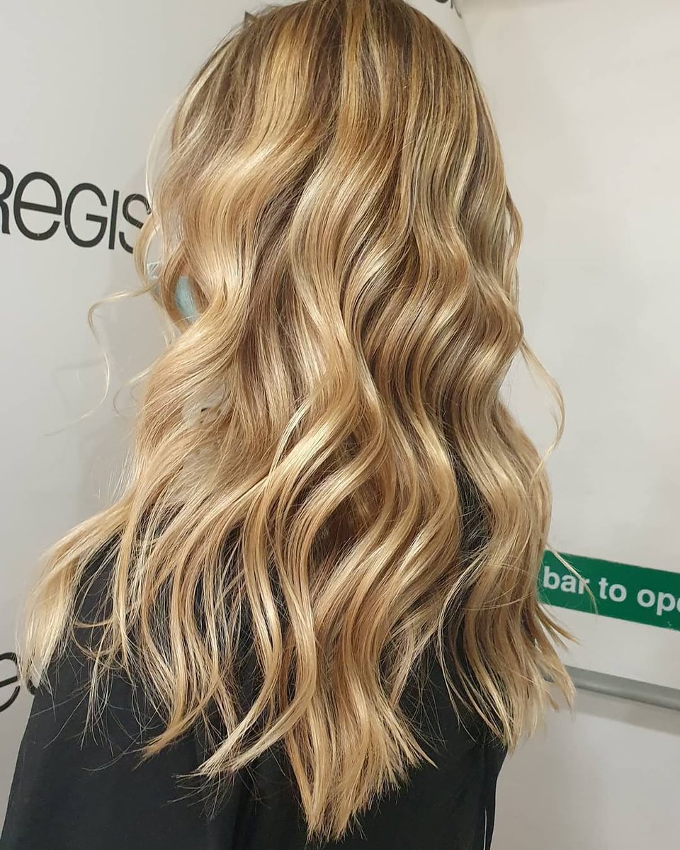 Putney Exchange Shopping Centre tweet media