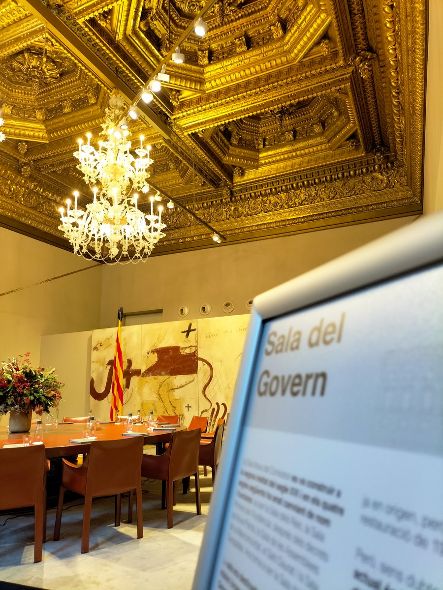 ConsulMexBCN's tweet photo. 📍@ConsulMexBCN 🇲🇽 presente en la recepción oficial ofrecida por el presidente @salvadorilla con motivo del @MWCHub 2026 junto con organizadores, empresas y hubs tecnológicos del encuentro por excelencia del talento digital e innovación en el mundo #Barcelona 🙌🏻✨👯‍ https://t.co/EleEcbkXi3