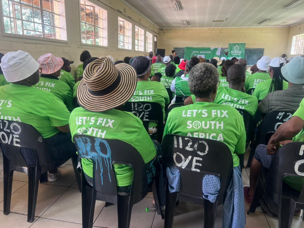actionsajhbcoms's tweet photo. @Action4SA_GP Provincial Chair @Funzi_Ngobeni opens the floor in Ward 30 ahead of @Action4SA Joburg Mayoral Candidate @HermanMashaba addressing residents on #OperationFixJoburg — ActionSA’s plan to restore service delivery and fix Johannesburg.

#MashabaForMayor
#ReadyForAction https://t.co/NZZHRNChYu