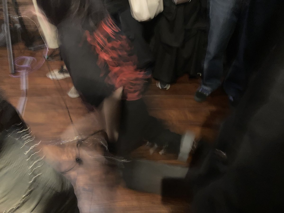 アングラ姉 tweet media