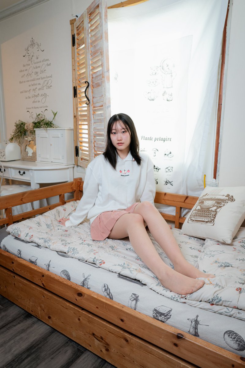 arlergi's tweet photo. 여친룩 웹화보입니다 :)
https://t.co/borke0MwiS
.
#각선미 #교복 #다리스타그램 #데일리룩 #룩북 #모델 #섹시 #스냅 #스냅사진 #스냅촬영 #스타킹 #스타킹발 #웹화보 #인물스냅 #인물사진 #짧은치마 #치마 #컨셉촬영 #팁토 #피팅모델 #하의실종 #화보 #훈녀 #model #ootd #pantyhose #stockings https://t.co/Fzcyc57OSN