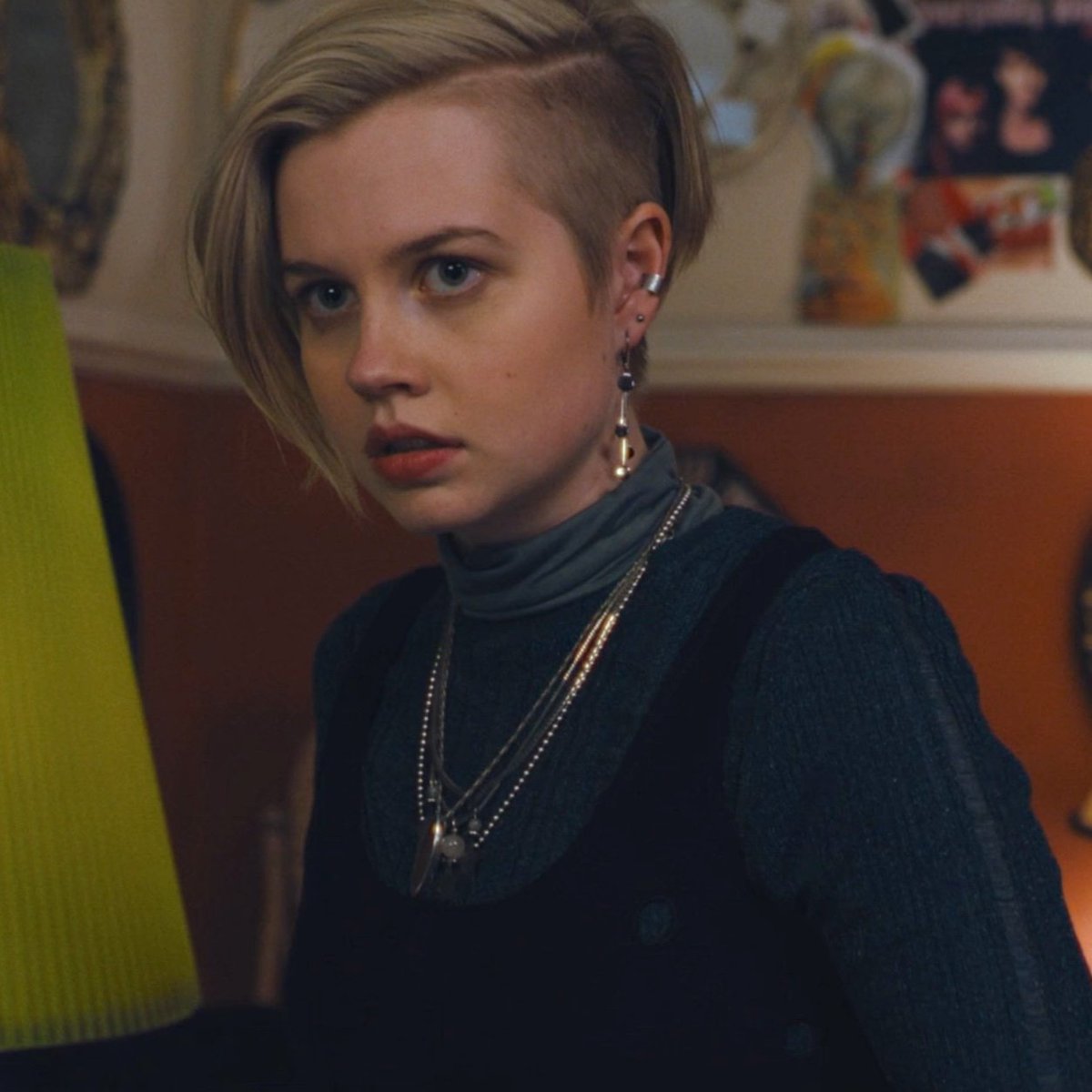 ScarletSpeeds16's tweet photo. 'Terrible actress'? Please. She’s easily one of the most versatile actors working right now. Period. https://t.co/Nc5XC398su