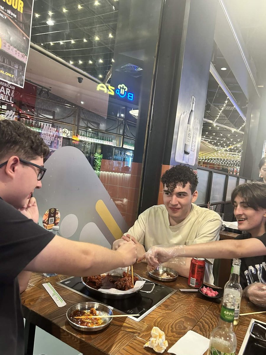 Vic Smash tweet media