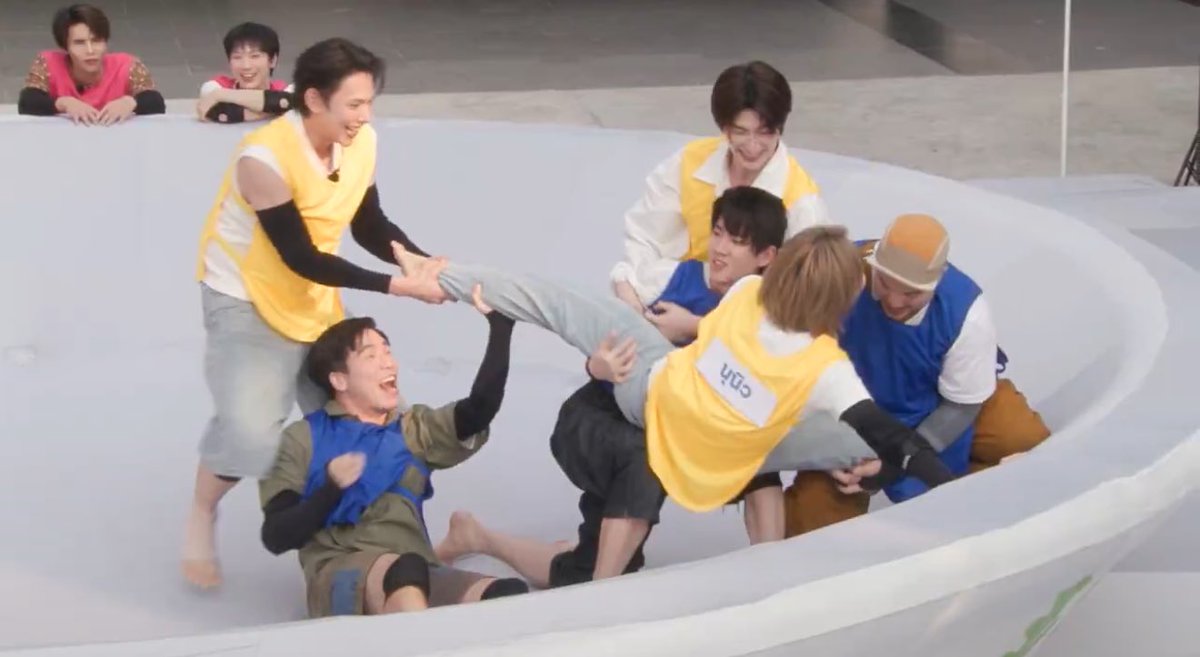 พตอพี่เผือกออฟจุมดึงขาซ้าย พี่โอ๊ตดึงขาขวา พี่บลูดึงออฟจุมอีกที ละดูไอนิวมานขาฉีกคนละทาง เจฟงง เตนล์ยิ้มทุกสถานการณ์ จะบ้า5555555555555555555555555555555555555555555555555555555555555555555