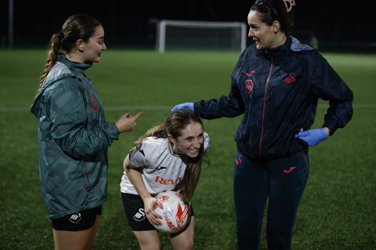 NathanDPhotos's tweet photo. Taffs Well 2-4 @SwansWomen https://t.co/q7MEUyXMZG