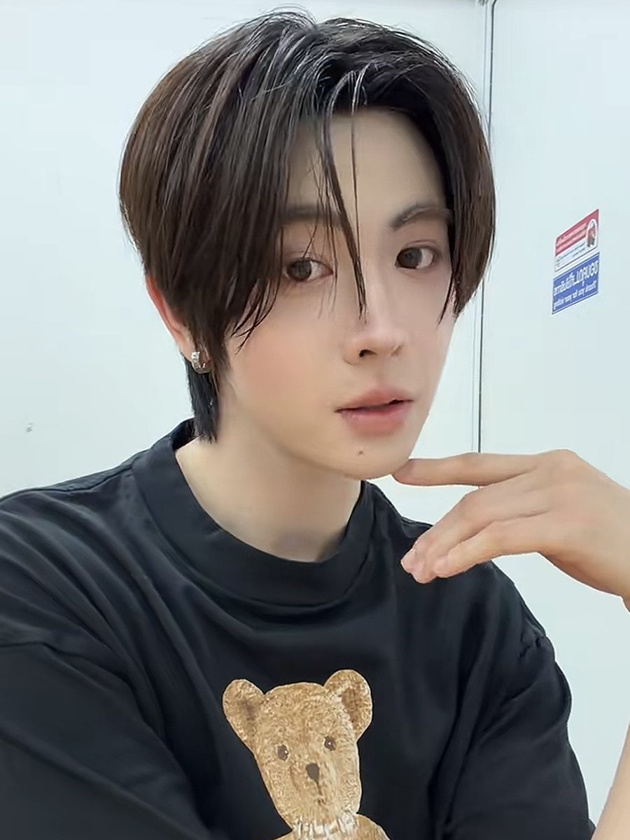 little b ꙳ ⭐️ tweet media