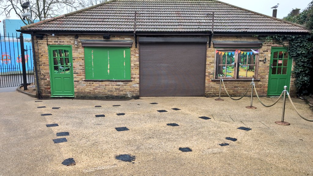 Chessington Buzz tweet media