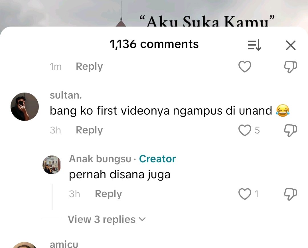 allahu mimpi apa gw pernah magang bareng orang begini ya allah 😭 pdhl mah ntu almet hasil minjem ke temen gw😭😭😭