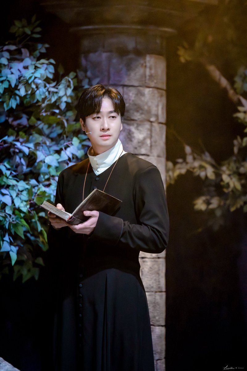 260306 나르치스와 골드문트
스페셜 커튼콜 | 마리아브론

나르치스 役 #안재영