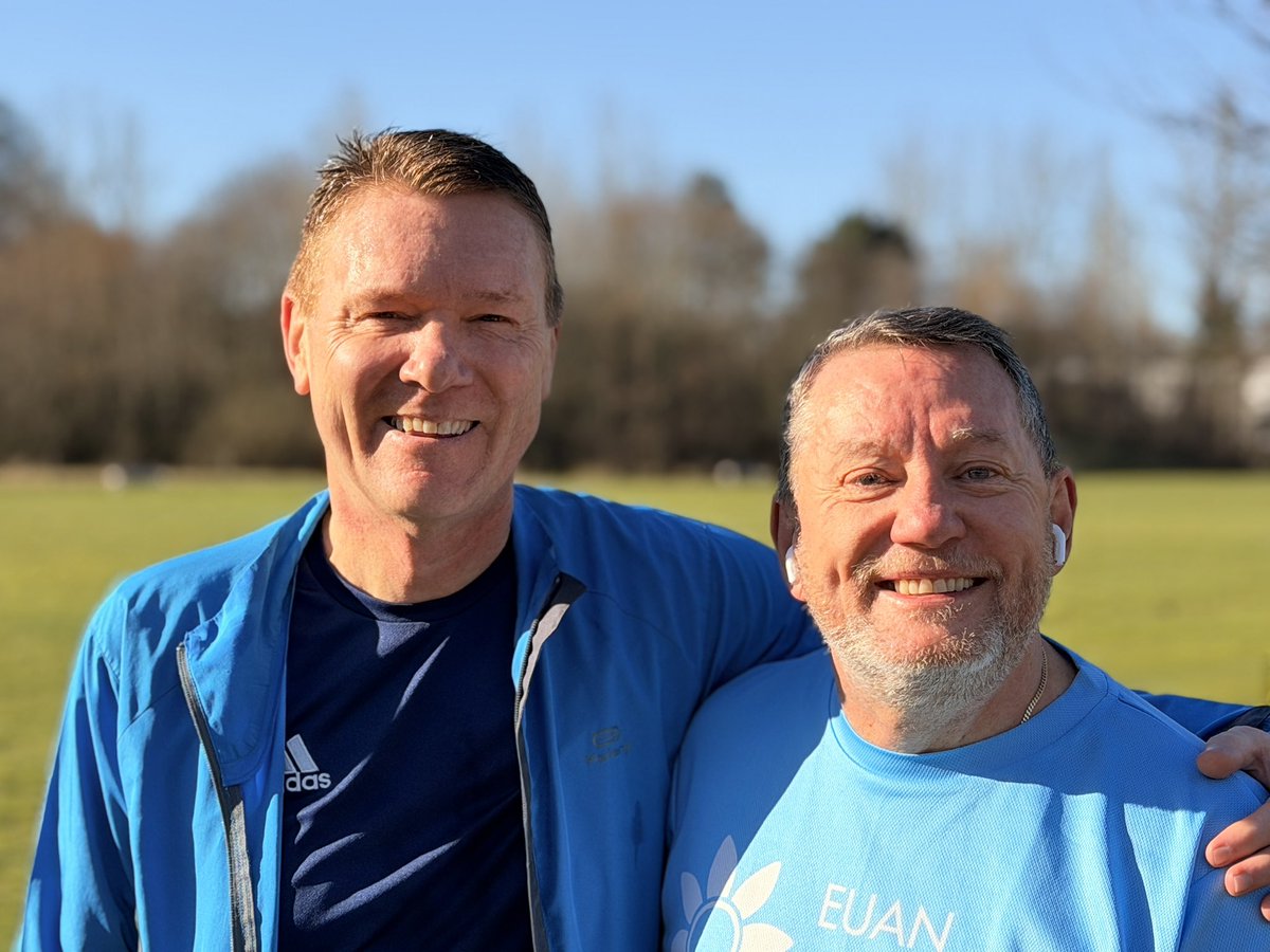 scottiewilson's tweet photo. A beautiful cold and sunny day and surrounded by proper athletes! πββοΈβοΈ
#livingstonparkrun #runfatboyrun https://t.co/BebLUFJ7zp