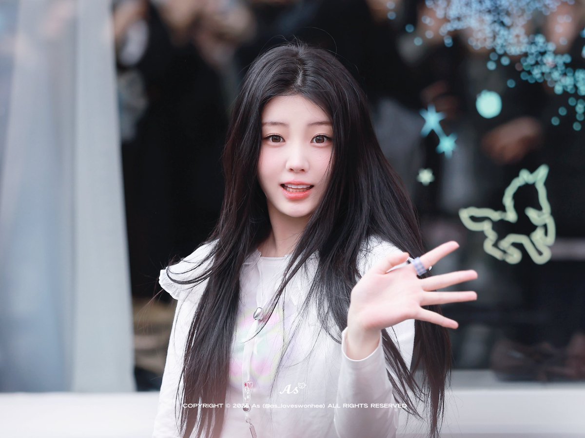 as_loveswonhee's tweet photo. 260306 Rockfish Weatherwear
 
공주님🥺

#아일릿 #ILLIT
#원희 #WONHEE https://t.co/lOMpb72b16