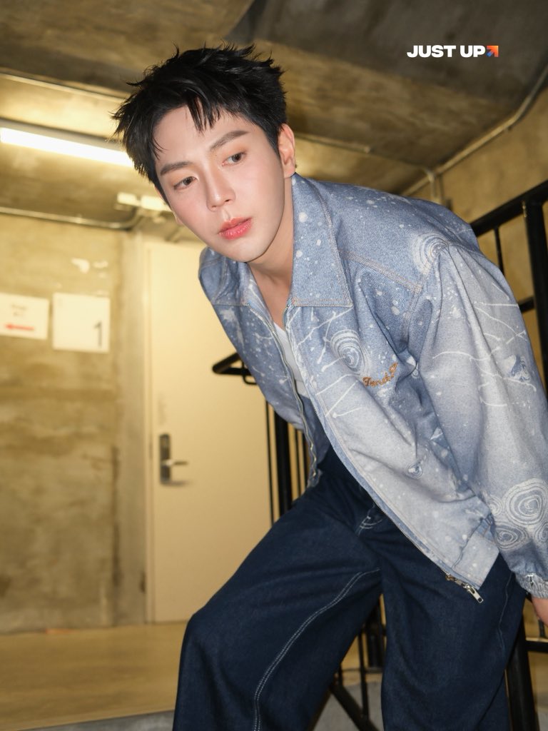 อัพ ภูมิพัฒน์ ในงาน
COLORVERSE: UPPOOM FANMEETING IN MACAO 2026

UPPOOM MACAO FANMEET
#COLORVERSEUPPOOMFM