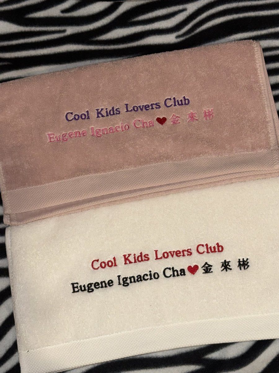 오늘 하루종일 너무 아름다운 윶랩의 향연에 행사장에서 계속 행복하게 둥둥 떠다닌 것 같아요
수건 나눔 다들 기쁘게 받아주셔서 제가 더 기뻤고, 다음엔 더 많은 수량 준비해서 더 많은 분들께 드리고 싶어요❤️🖤
마지막으로 멋진 행사 열어주신 주최님 정말 감사합니다🙇🏻‍♀️🫶