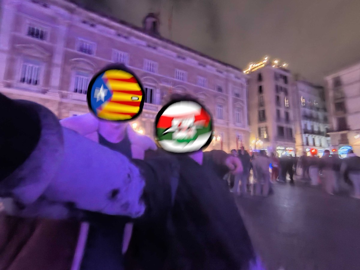 PolishTortoise's tweet photo. Last week I visited Barcelona. I also met my Catalan friend there. Here are some photos 🗣️ https://t.co/Dih8IXOKHU