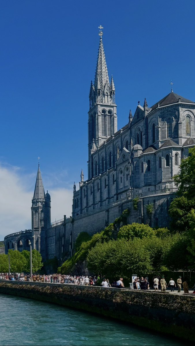Kate__yan's tweet photo. Sainte Marie, mère de Dieu, priez pour nous pauvres pêcheurs 🙏🏻 https://t.co/HghEhY3ESb