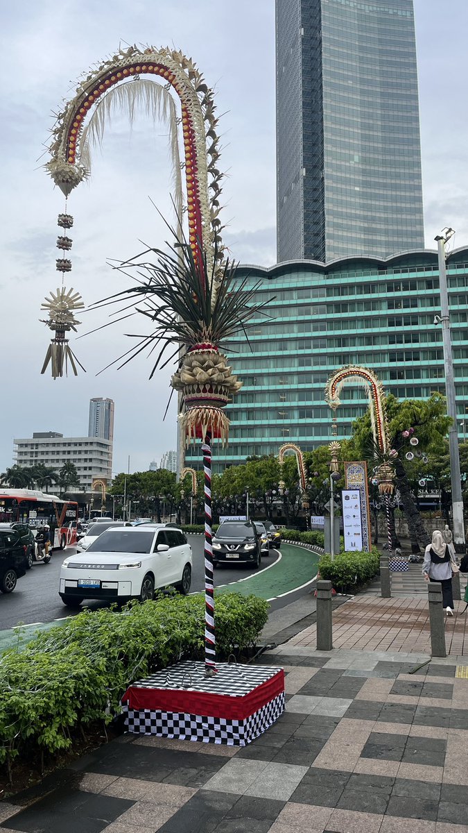 Penjor di Bundaran HI ❤️