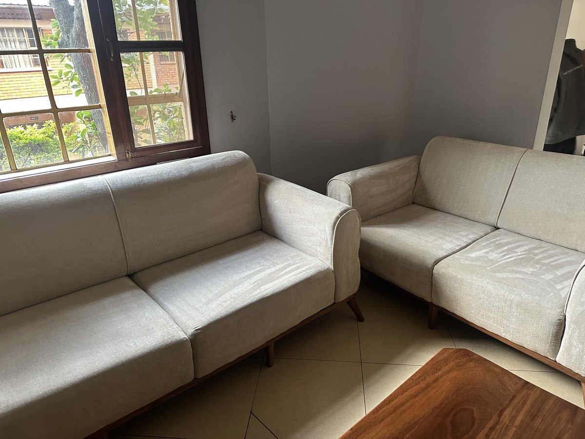 Ccfservicesltd's tweet photo. Are you waiting for your couch to say “please wash me”? https://t.co/AIbZ9MdZuJ