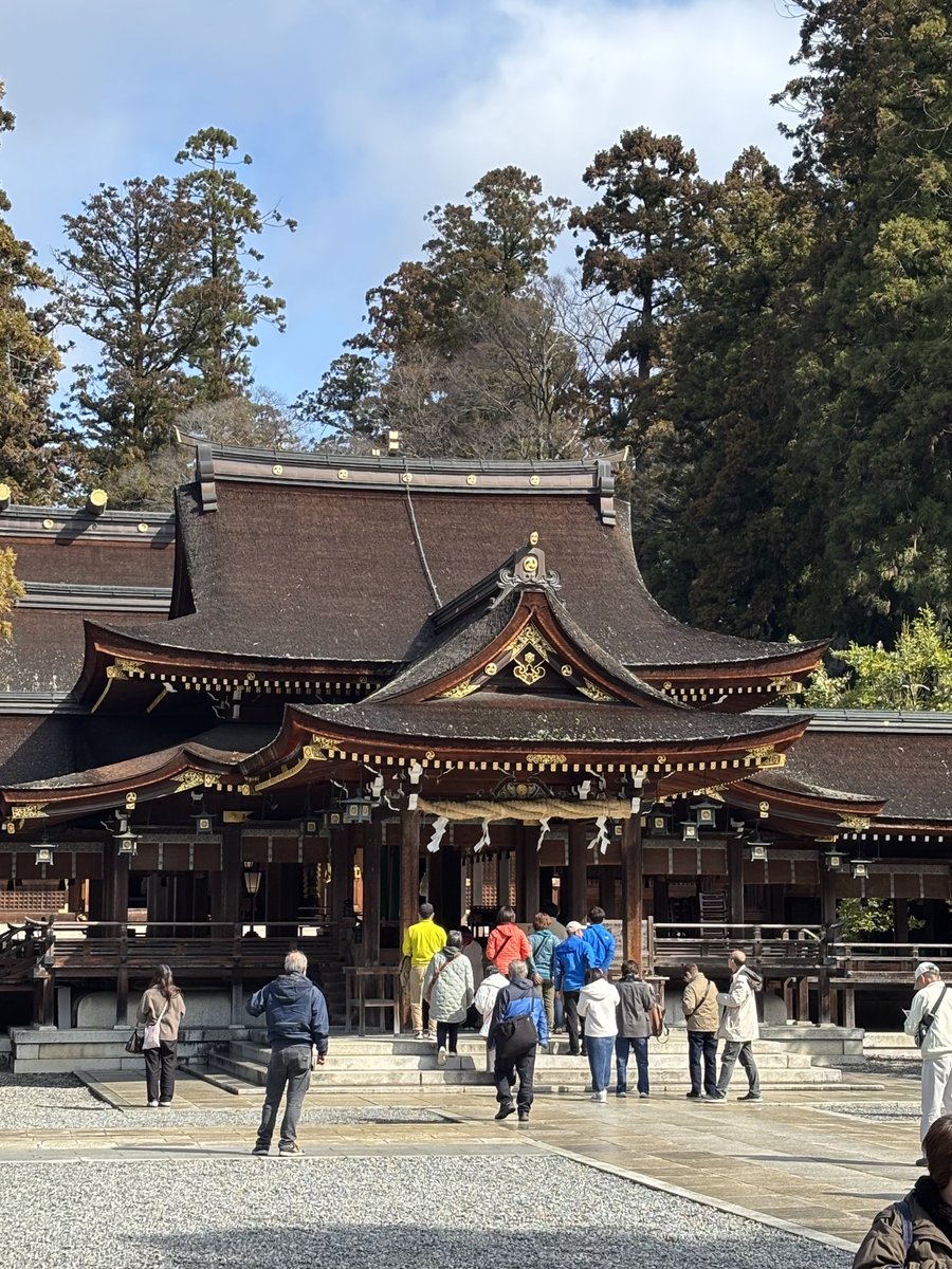 326kano's tweet photo. コミュニティの推進委員の皆さんと、恒例の研修に出かけました。多賀大社、初めて伺いました。

#高座地区#コミュニティ推進協議会#高蔵寺#多賀大社#彦根#キャッスルロード#南宮大社#春日井市議会 https://t.co/6dkUeCmdot