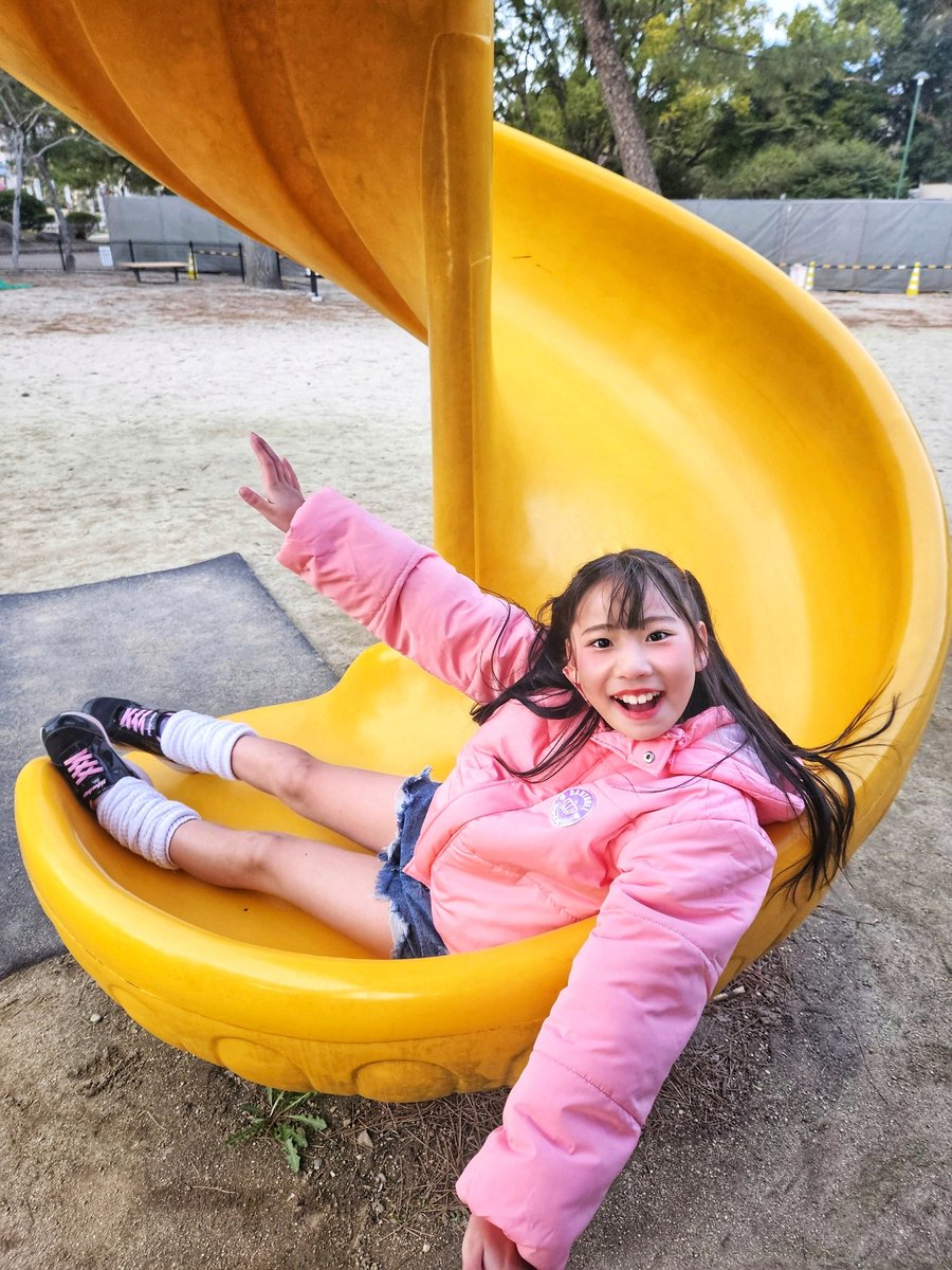 ただいまちゅり〜ん(๑ơ ₃ ơ)♥
応援に来てくださったみなさま！！
楽しい時間をありがとうございました✨
急いで名古屋戻れば遠征組のライブ
間に合う( •̀ω•́ )✧バビューン🚗💨💨
ワクワクしながら待って
時間になっても始まらずあれ•́ω•̀)?
鶴舞公園じゃなかったー！！
遊んで帰りました🛝笑