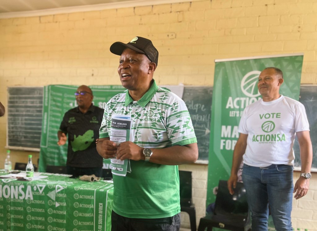 actionsajhbcoms's tweet photo. [HAPPENING NOW] @Action4SA Joburg Mayoral Candidate @HermanMashaba unpacks the 5 Pillars of #OperationFixJoburg with residents of Ward 30, Orlando East — ActionSA’s plan to fix Johannesburg and restore the country’s economic hub.

#MashabaForMayor
#ReadyForAction https://t.co/nr8SdHsQah