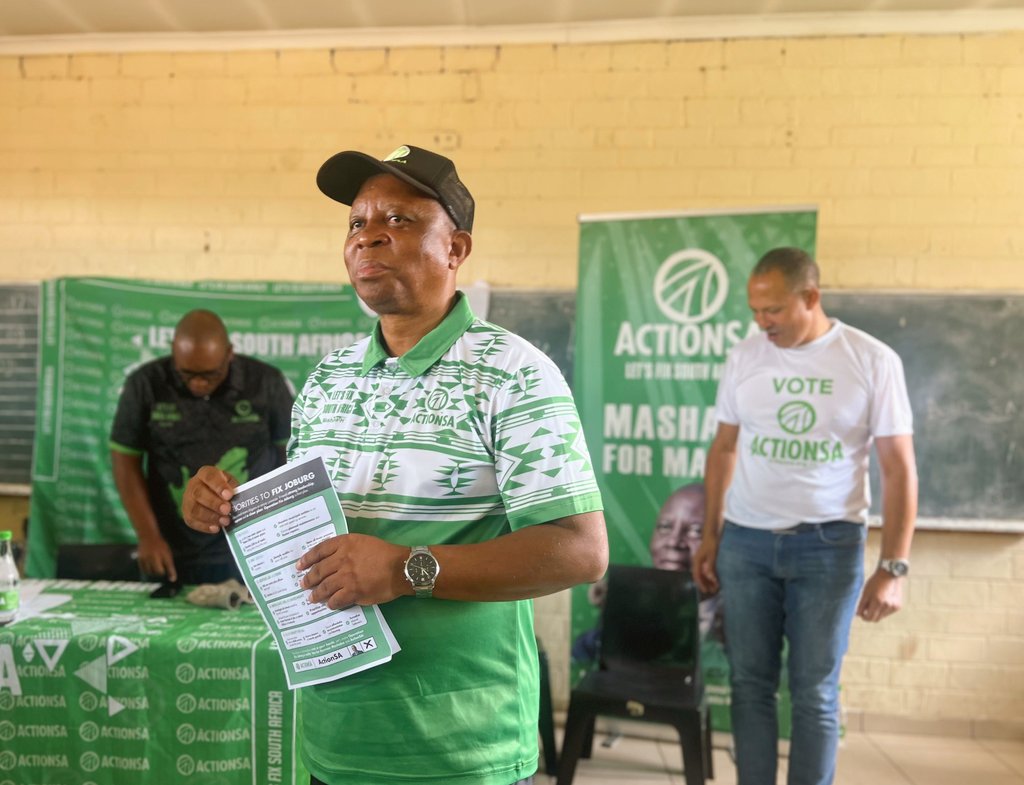 actionsajhbcoms's tweet photo. [HAPPENING NOW] @Action4SA Joburg Mayoral Candidate @HermanMashaba unpacks the 5 Pillars of #OperationFixJoburg with residents of Ward 30, Orlando East — ActionSA’s plan to fix Johannesburg and restore the country’s economic hub.

#MashabaForMayor
#ReadyForAction https://t.co/nr8SdHsQah