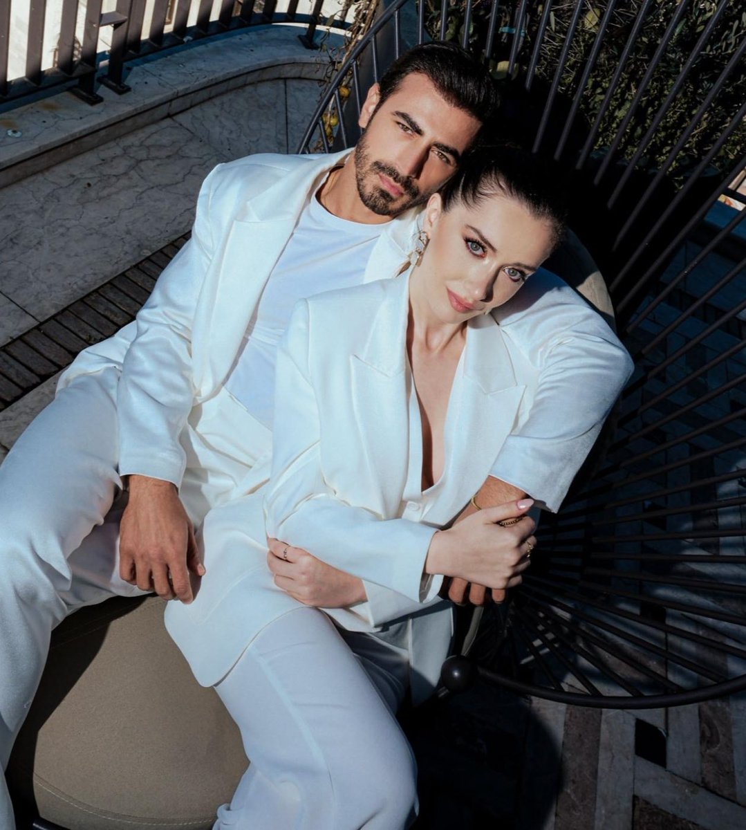 POWER COUPLE! 

#Arafta #MerTeş #EmSu