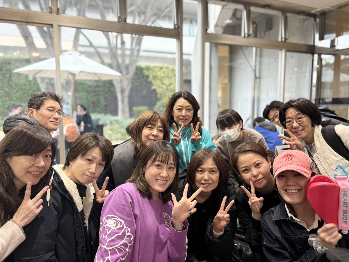 swim_clover's tweet photo. 🐮🍡🍀🌸
今日もお疲れ様でした🐟
明日試合ないメンバーはしっかり強度高く❤️‍🔥 かなマス組は調整あり🤏
明日は頑張りましょうね🫧

とうとう今月は韓国合宿も🇰🇷💙
名前を覚えてもらえる様に名入りキャップ作ってみました🧢💙楽しみましょうね❤️ https://t.co/8MqQgHs45t