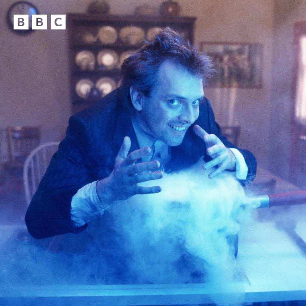 Talking Bottom tweet media