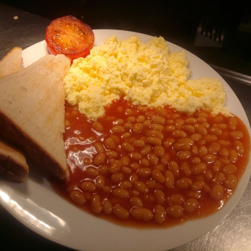 Dinner with Beans 🍽️ tweet media