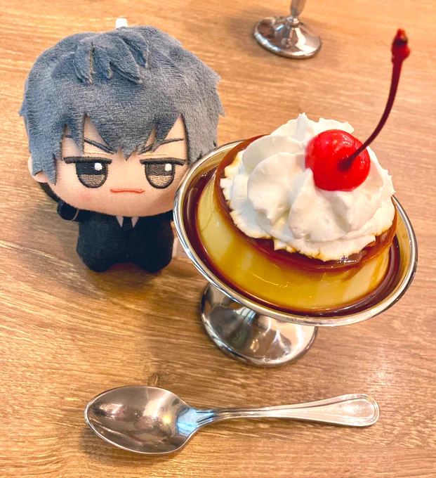これははじめてのプリンに喜ぶはじぬ