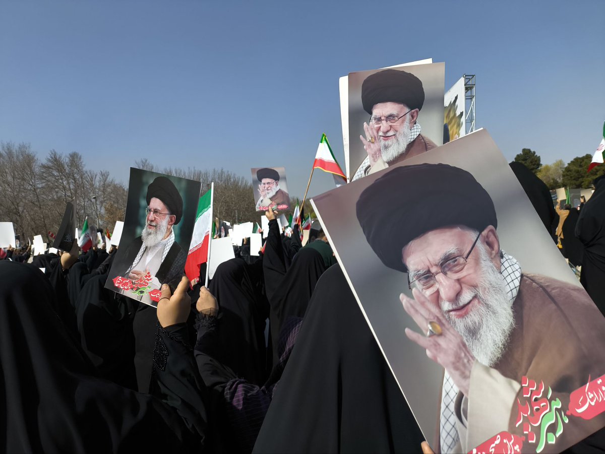 شها.دت معشوق ماست 
آیا تا به حال دیده اید عاشقی را 
از معشوق بترسانند
#ایران_متحد