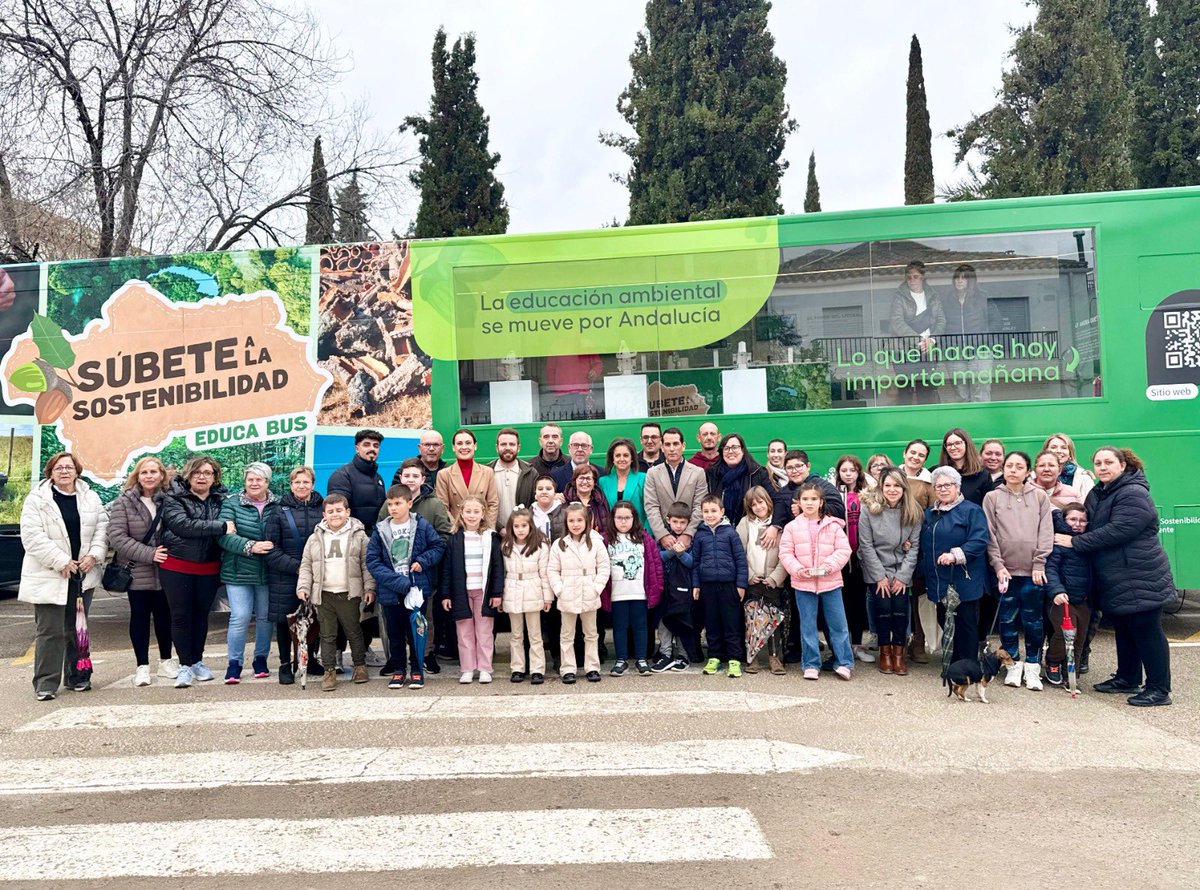 LinaGarcia_AND's tweet photo. Arranca en Garcíez el #EducaBus, una unidad móvil de educación ambiental que recorrerá más de 200 municipios de #Andalucía hasta 2027.
Un aula itinerante para sensibilizar sobre biodiversidad, economía circular, cambio climático y digitalización ambiental. https://t.co/LGUQkw83WL
