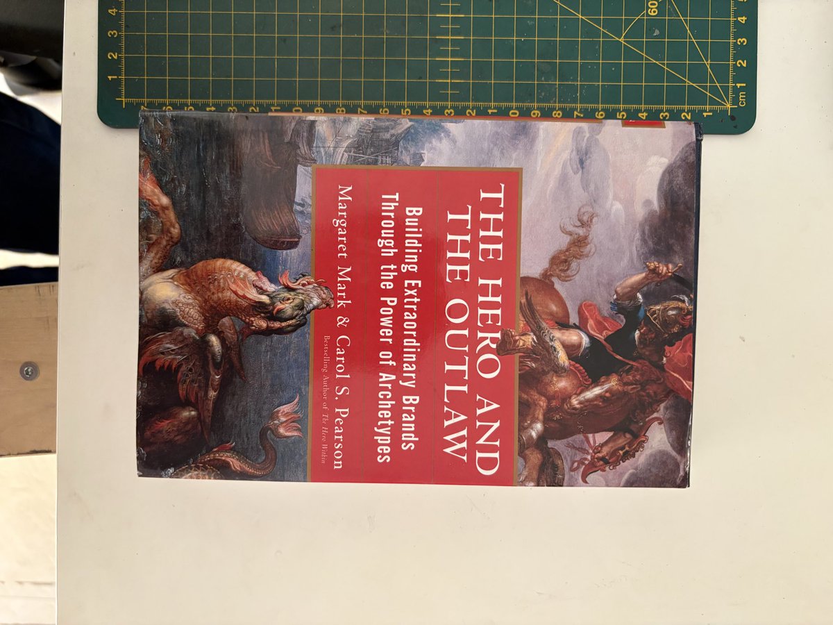 butterpoha's tweet photo. @amazonIN @AmazonHelp help me please. I ordered an expensive book, and it seems to be a cheap reprint, with only the replace option available. If this is how it’s going to be, why bother ordering books from y’all? If you’re going to sell us cheap copies in the price of originals. https://t.co/R4dLLtNAmR