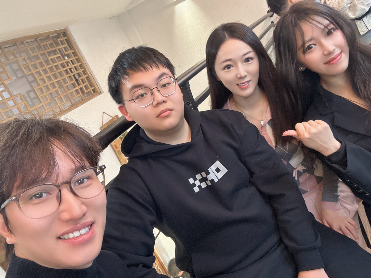 Zoey tweet media