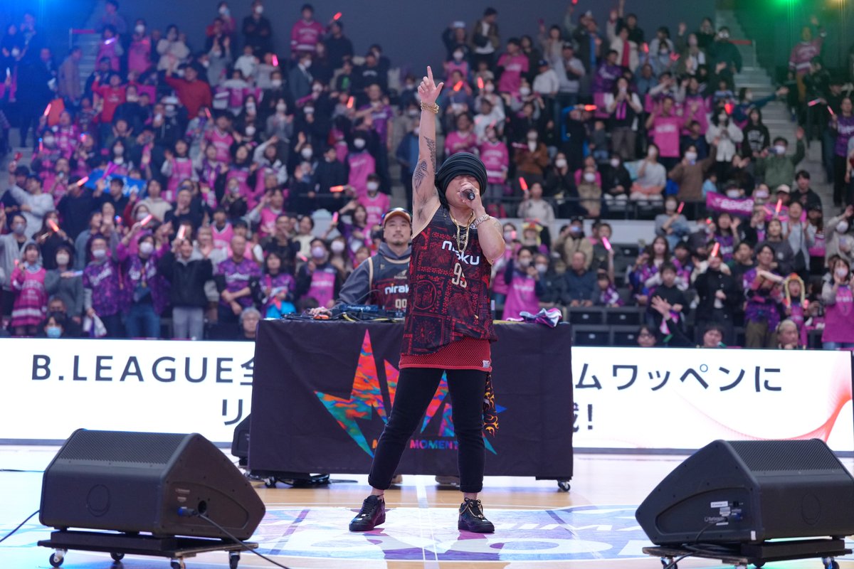 本日はスペシャルゲストとして、湘南乃風のメンバーのHAN-KUNにご出演