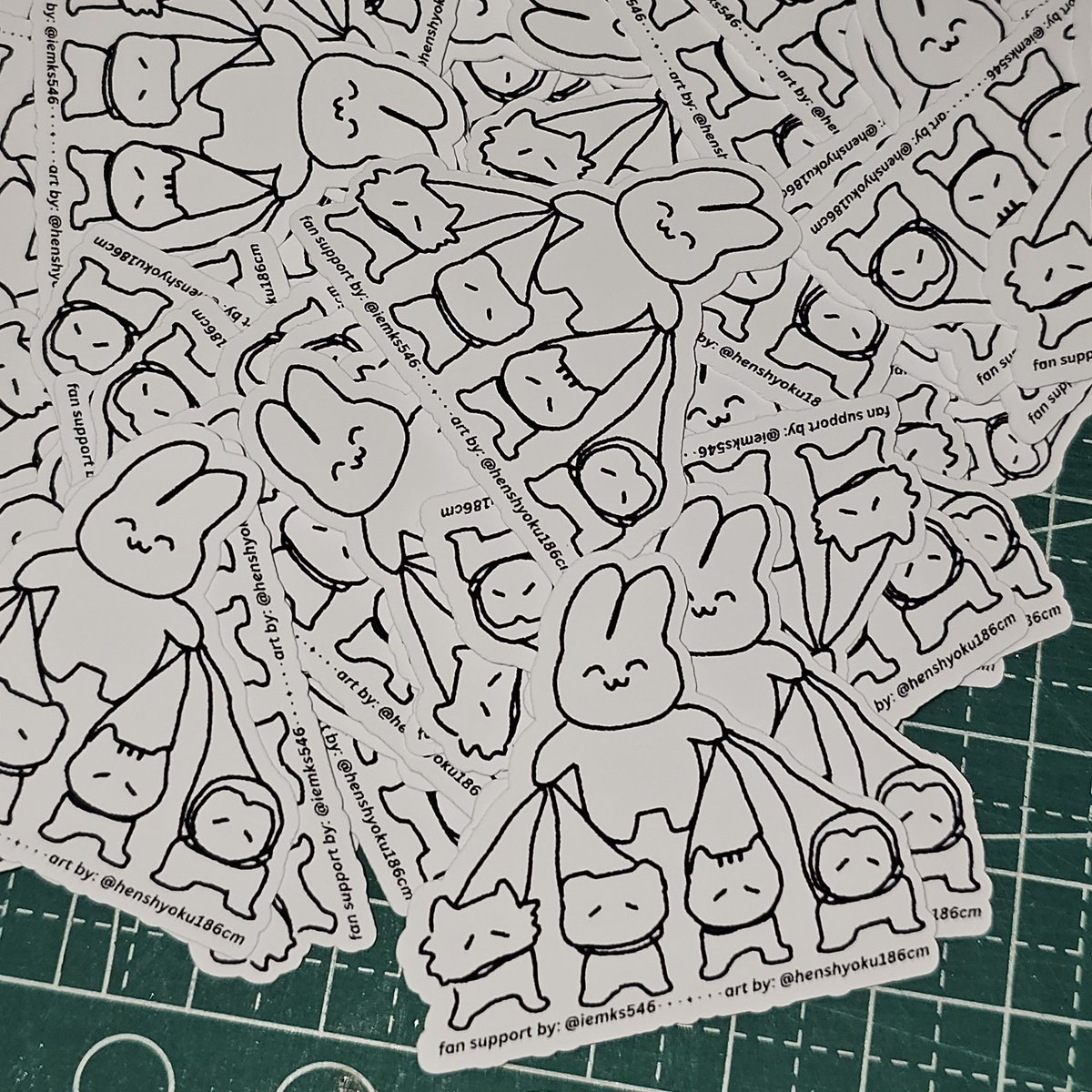 iemks546's tweet photo. D-1 until the big day, MOAs! 💙✨

I’ll be giving away FREE stickers tomorrow!

Stickers by @KnotsbyMeiii
Art by: @henshyoku186cm

Come say hi and grab yours! 🥰

#DunkinPH_TXT #DunkinPH_WondersAt553 #TOMORROW_X_TOGETHER #TXT https://t.co/l7AvDTbKBM