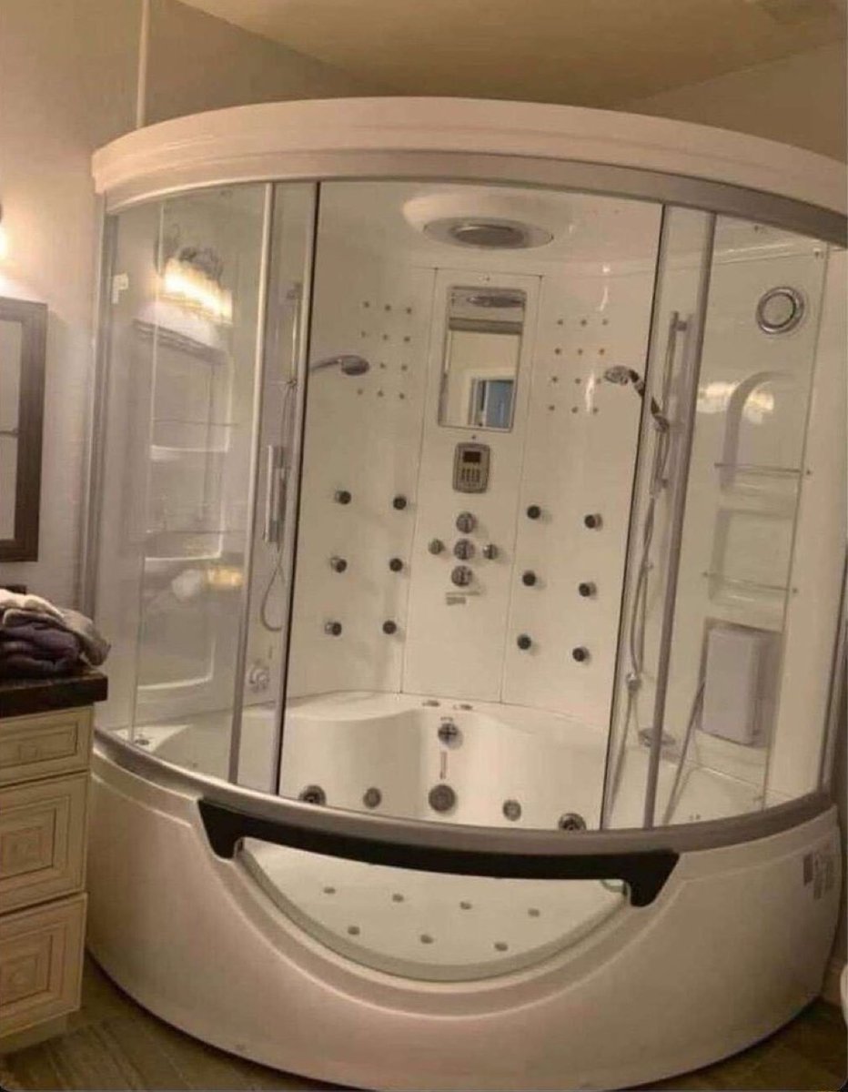 Gonna smoke a joint in here and pretend I'm Willem Dafoe becoming the Green Goblin