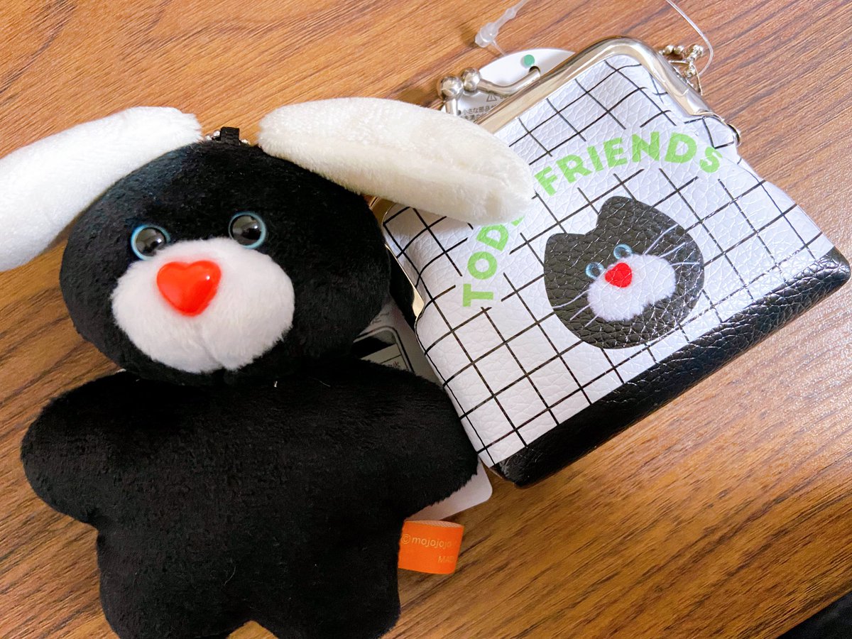 そこにクレーンゲームがある限り。 最近は黒と白のもの集めるように