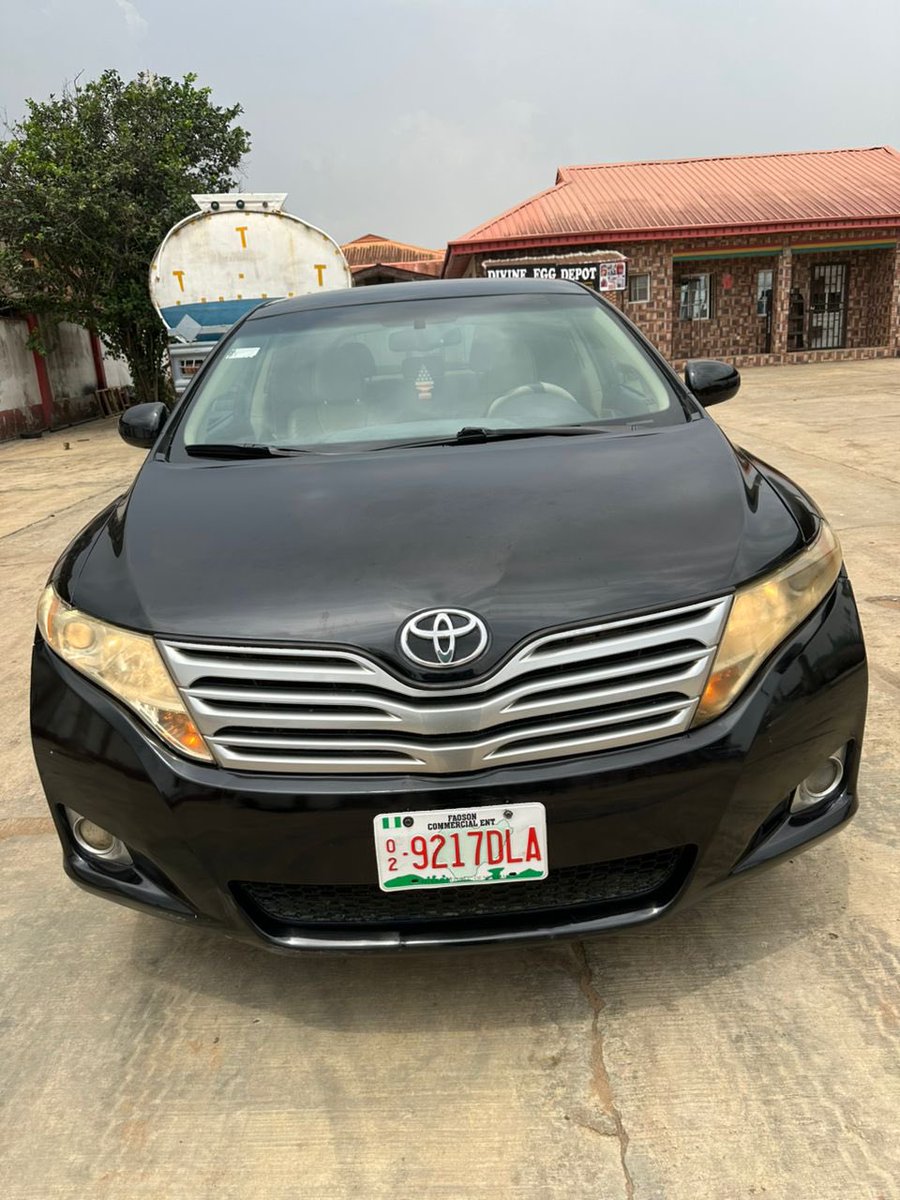 2010 Toyota Venza 
Toks standard 💯
Used but not registered 
2022 on custom 
Panoramic roof 
Power booth💯
4 plugs engine 💯
Key start 💯
Complete buy and drive
Untouched engine and gear ⚙️ 
Chilling ac💯
Location Ijegun 
Price ::::::11.5M
Settlement::: 200k 
Dm For more pictures