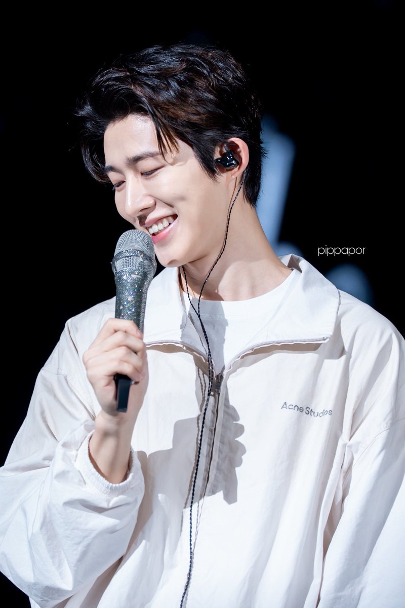 pippapor's tweet photo. 260307 #2026THELASTPARADEENCOREINSINGAPORE

เป็นแก้วเป็นแสง

#HANBIN #비아이 #김한빈 https://t.co/Adb83Fb3Kk