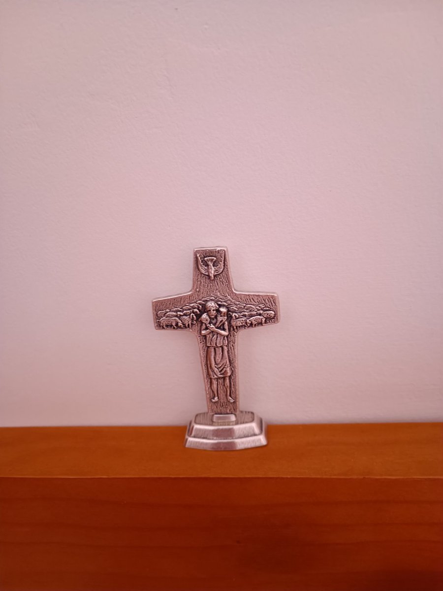 SantiCeca's tweet photo. Si miráramos más al cielo y a la fuerza del Espíritu, que a las propias cualidades y talentos humanos... lo que llamamos Pastoral Vocacional tal vez daría más frutos. Menos viajes, menos estrategias, menos planificaciones y más Espíritu, más vida al estilo apostólico. https://t.co/Jy5fGy8Ig7